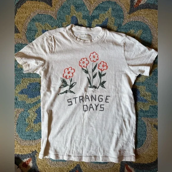 Imogene and Willie Strange Days T-Shirt xxs NWOT - Picture 3 of 3